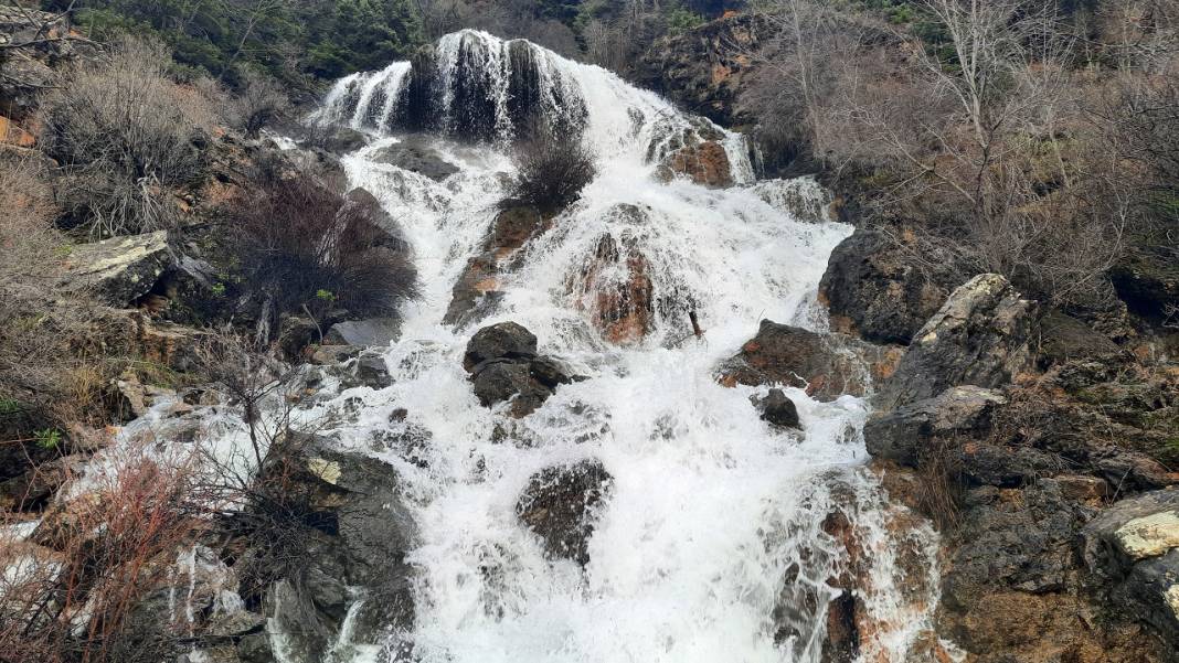Konya'da bir şelale var 'gün yüzü görmeden' suyu çekiliyor!  Eskiler buraya sahraya gelirmiş 4